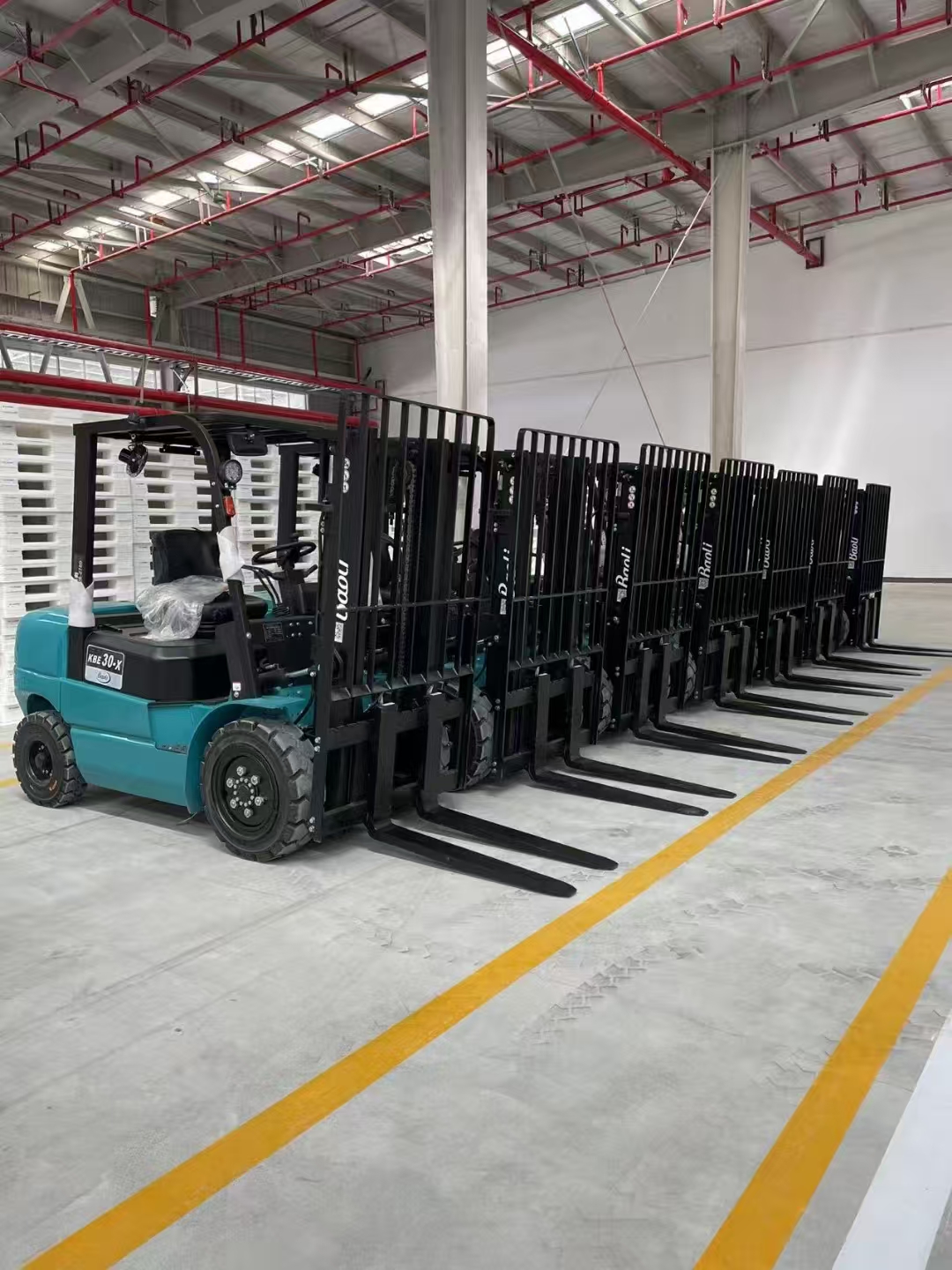 1732955686137314.jpg 加氣磚行業(yè)批量交貨.jpg